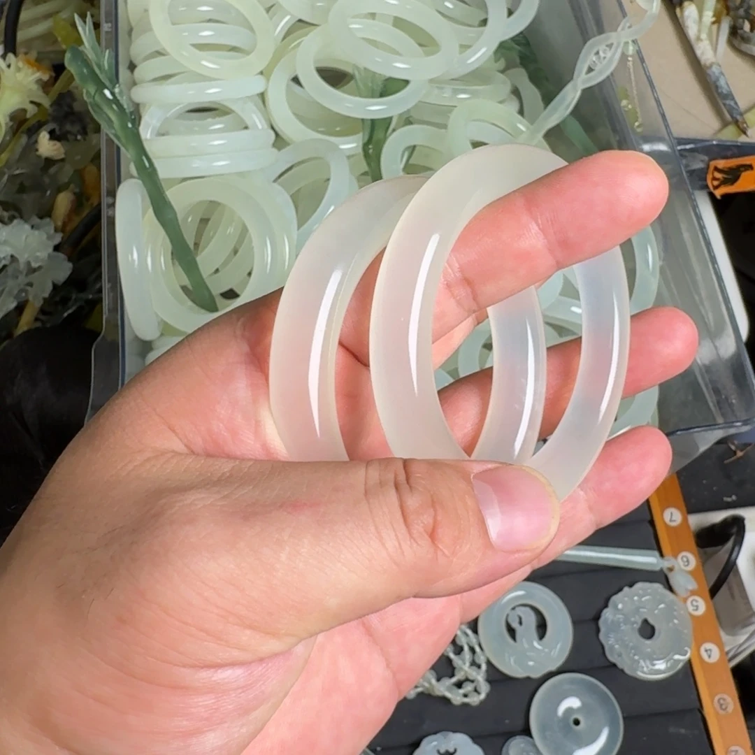 心***提未镶嵌蛇纹石玉手镯