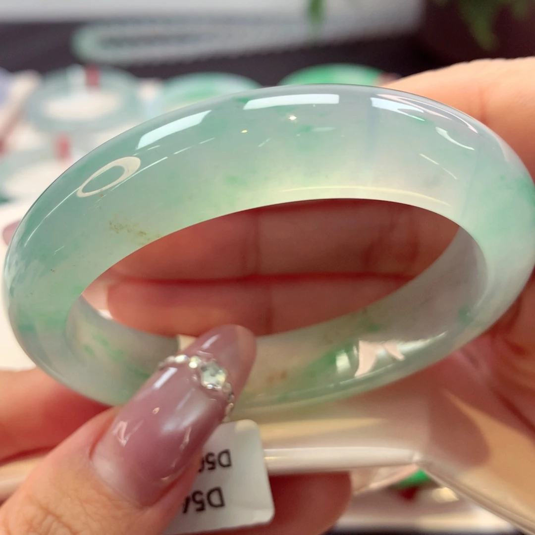 未镶嵌手镯（贵妃镯）翡翠贵妃6号66