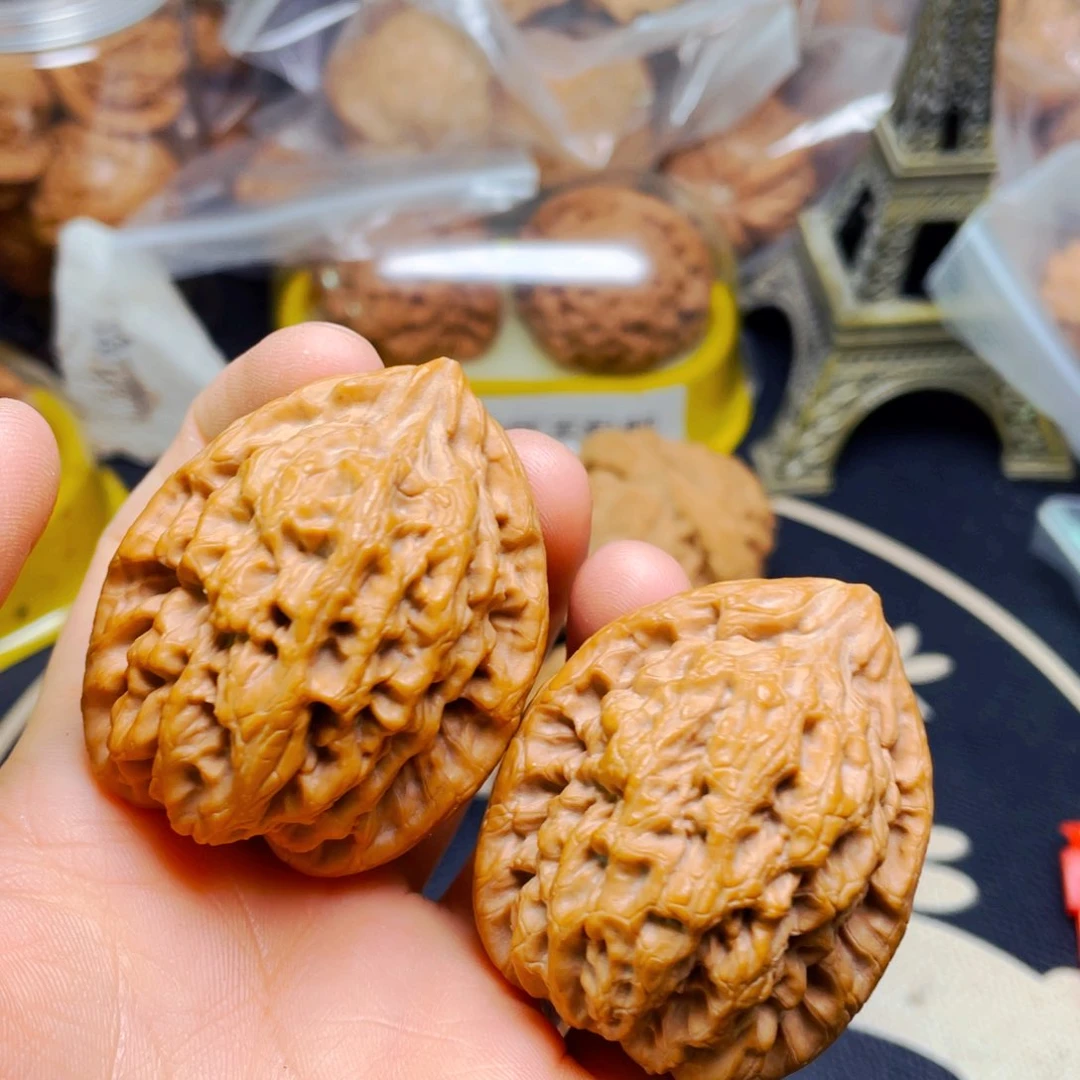 文玩核桃吊坠金公子