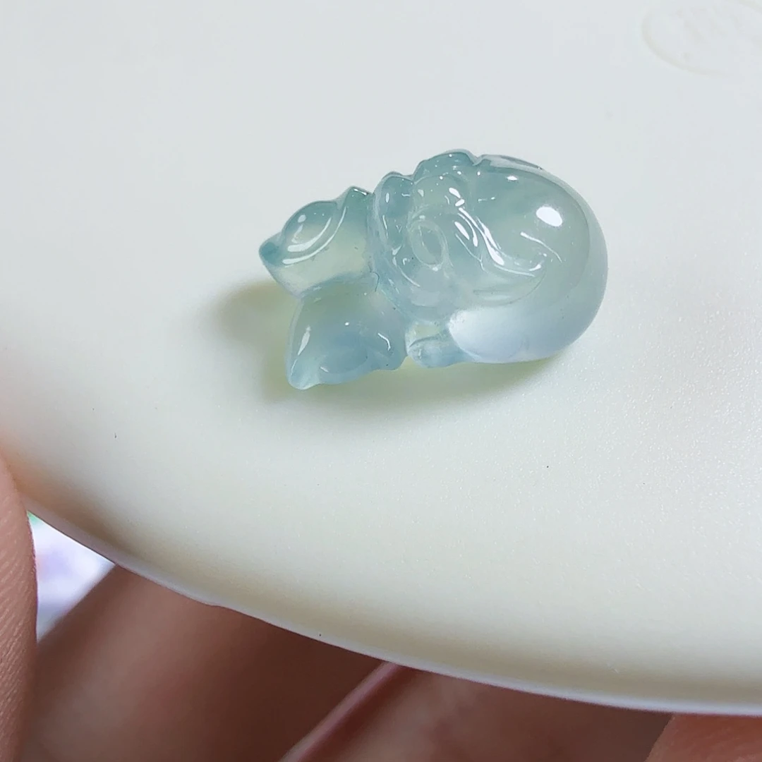 翡翠未镶嵌颈饰金蟾