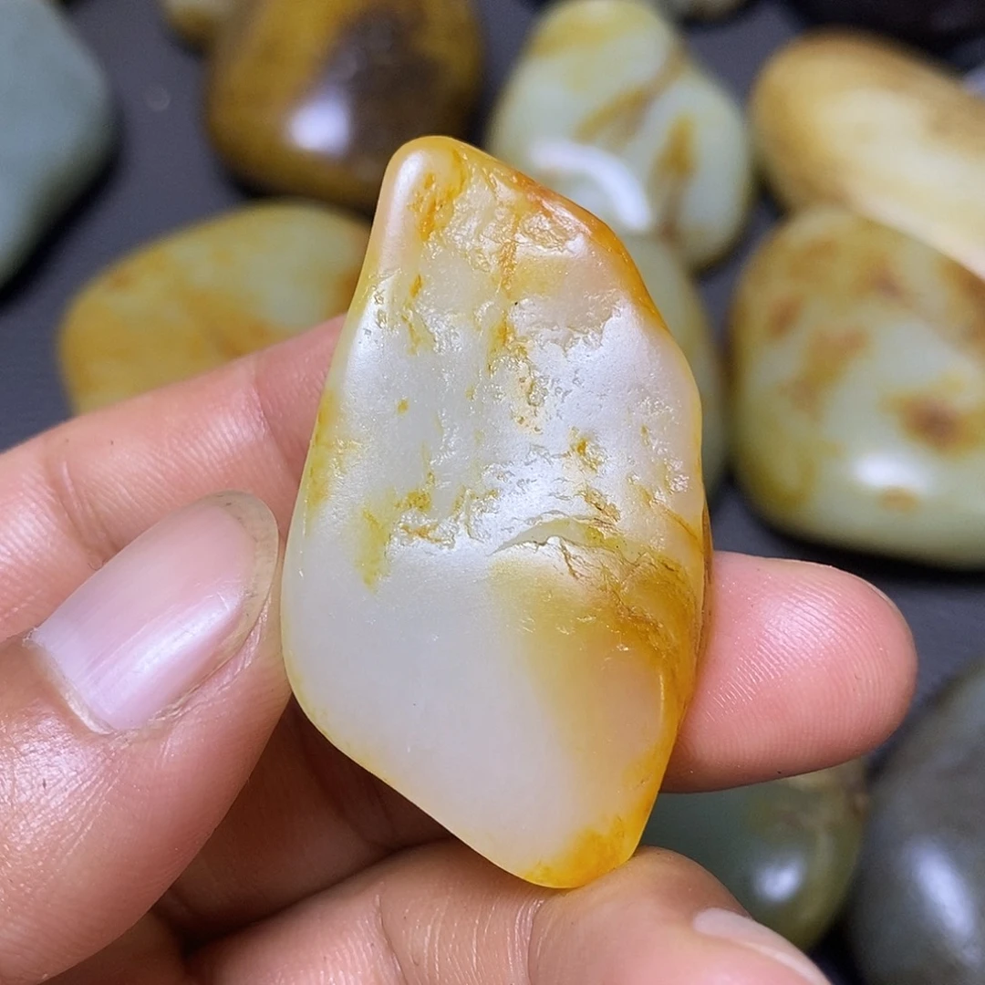 未镶嵌和田玉（糖玉）挂件