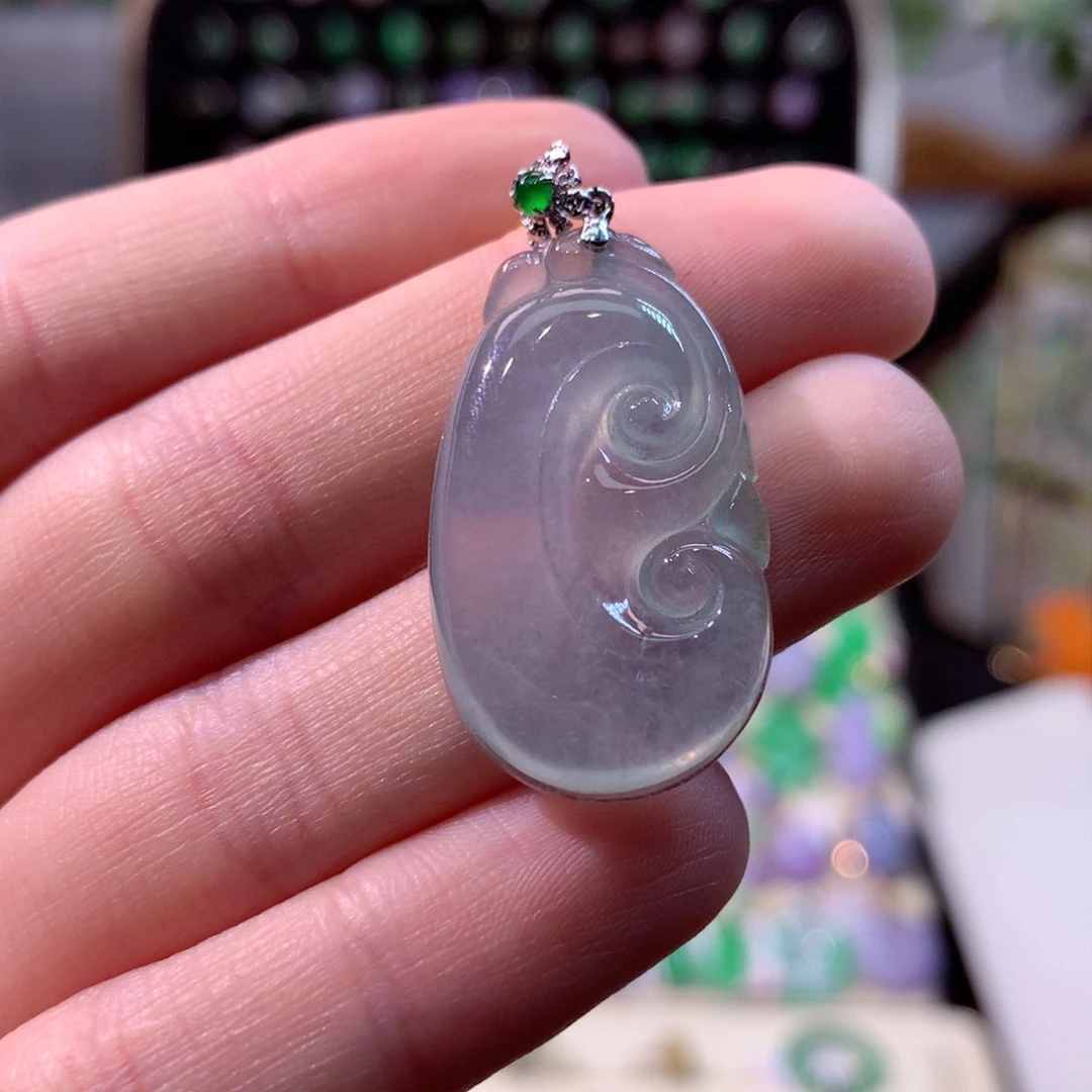 翡翠颈饰18K金镶嵌翡翠