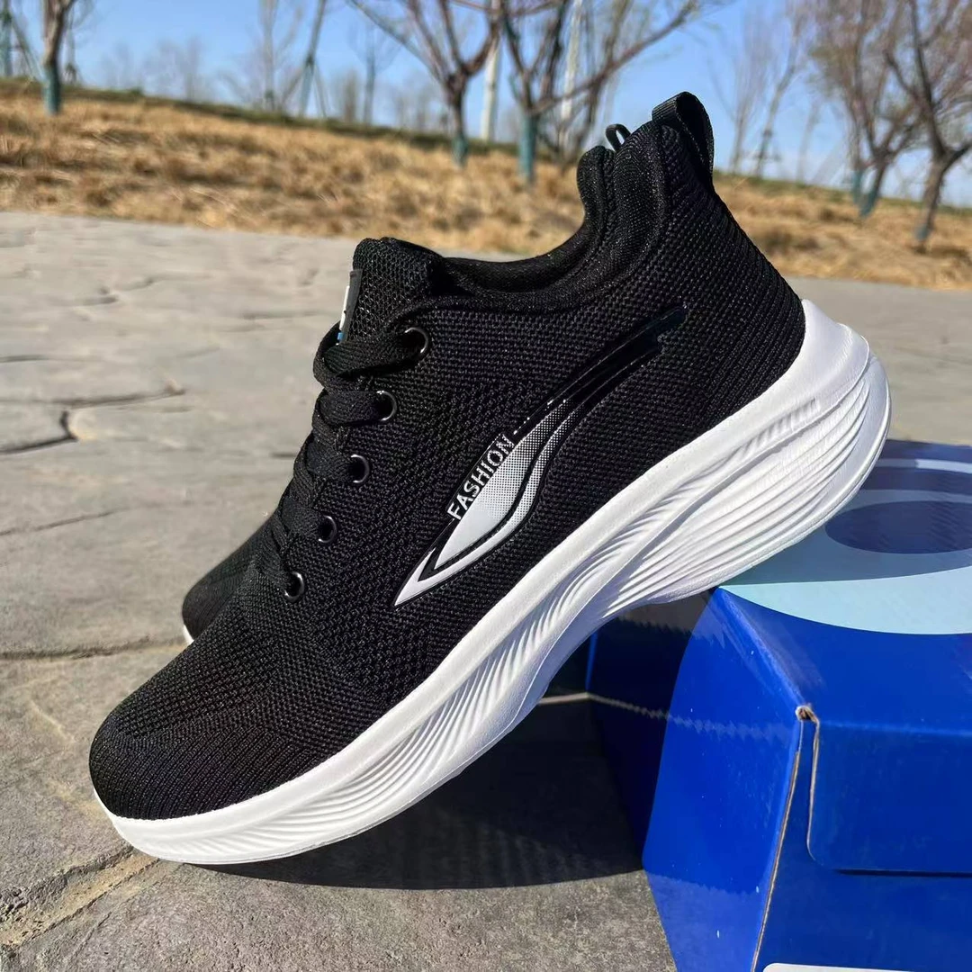 夏季透气运动休闲鞋防臭轻便情侣鞋薄款超软网面鞋工作鞋中老年鞋