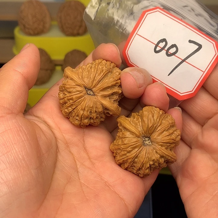 文玩核桃把件麒麟
