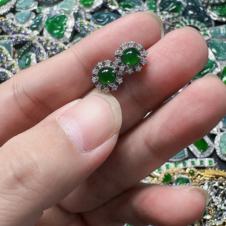 翡翠颈饰未镶嵌天然A货翡翠放漏