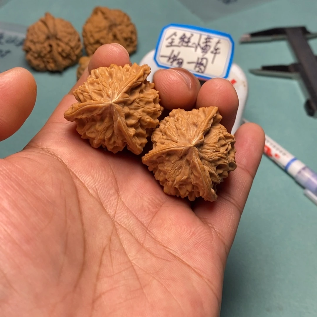 难***去文玩核桃吊坠文玩核桃