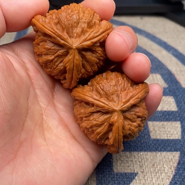 吊坠文玩核桃天***踪三棱