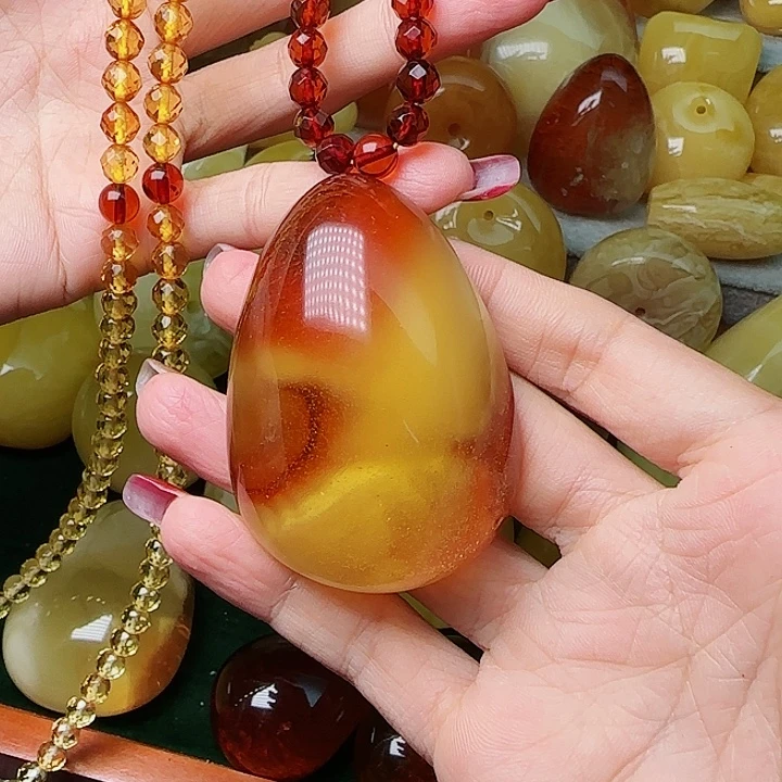 琥珀未镶嵌手链吊坠
