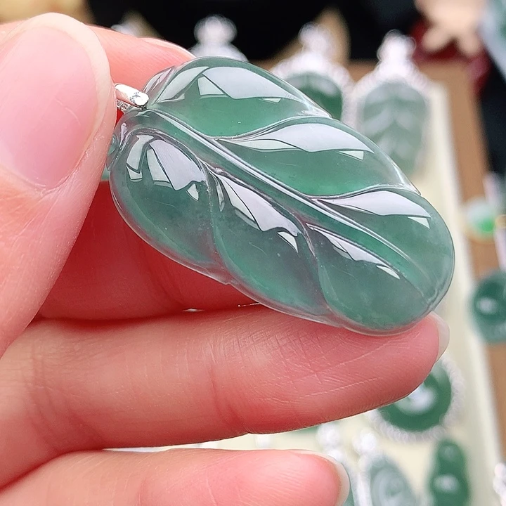 颈饰未镶嵌翡翠吊坠