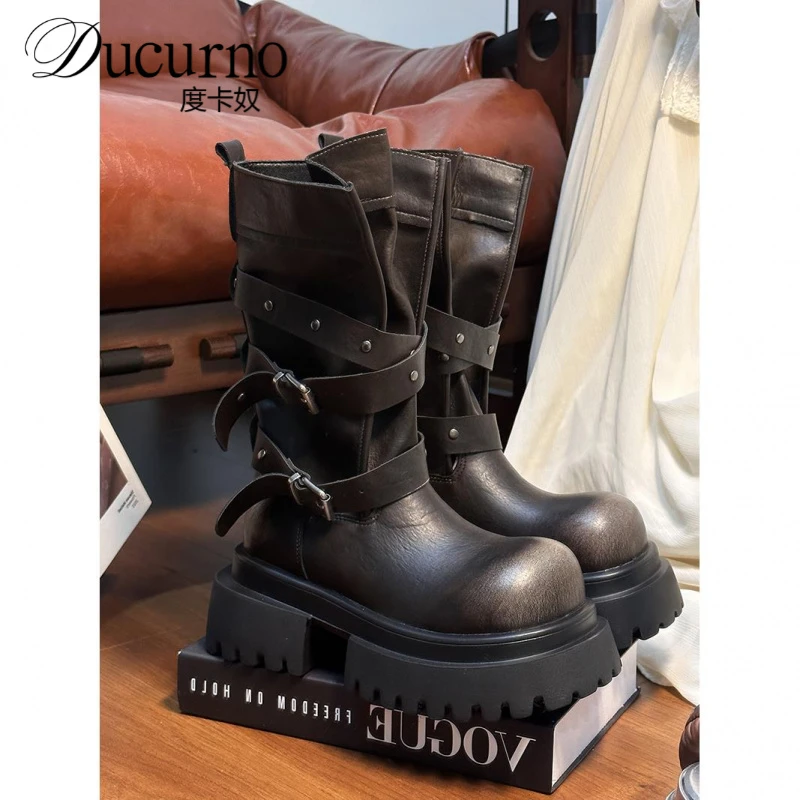 覆古真皮擦色厚底马丁靴女英伦风皮带扣大头增高中筒机车靴骑士靴
