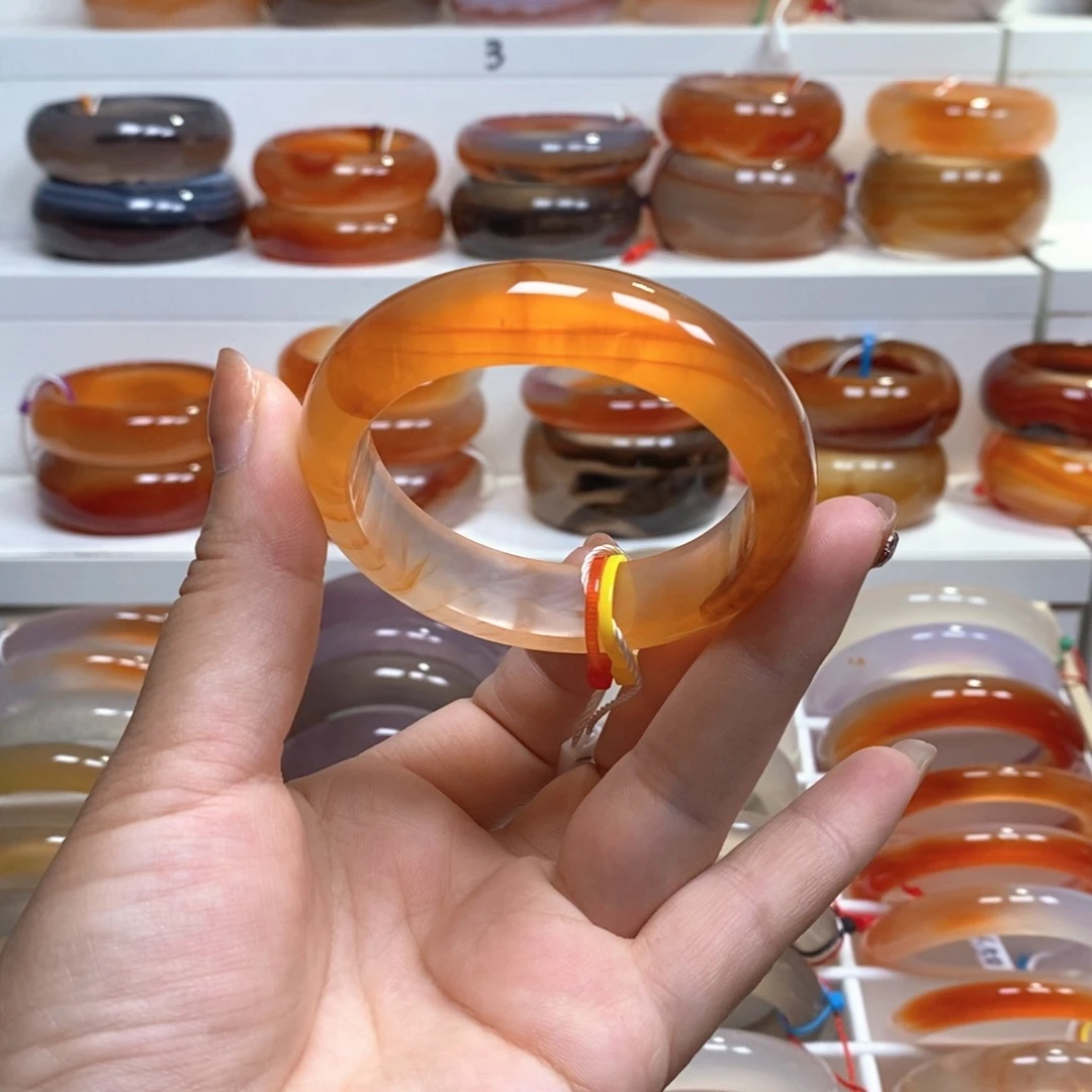 玛瑙/玉髓手镯未镶嵌53.8有包容