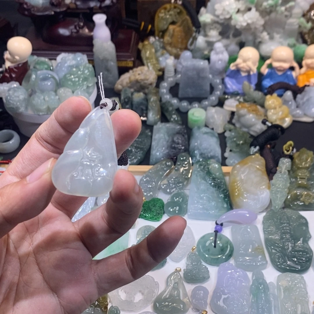 翡翠未镶嵌吊坠(不含链)鹿