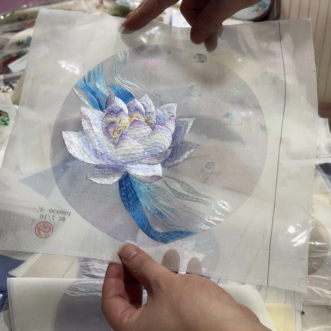 织绣纯手工制作的一款