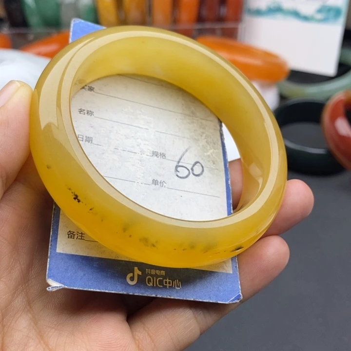 石英质玉未镶嵌手镯