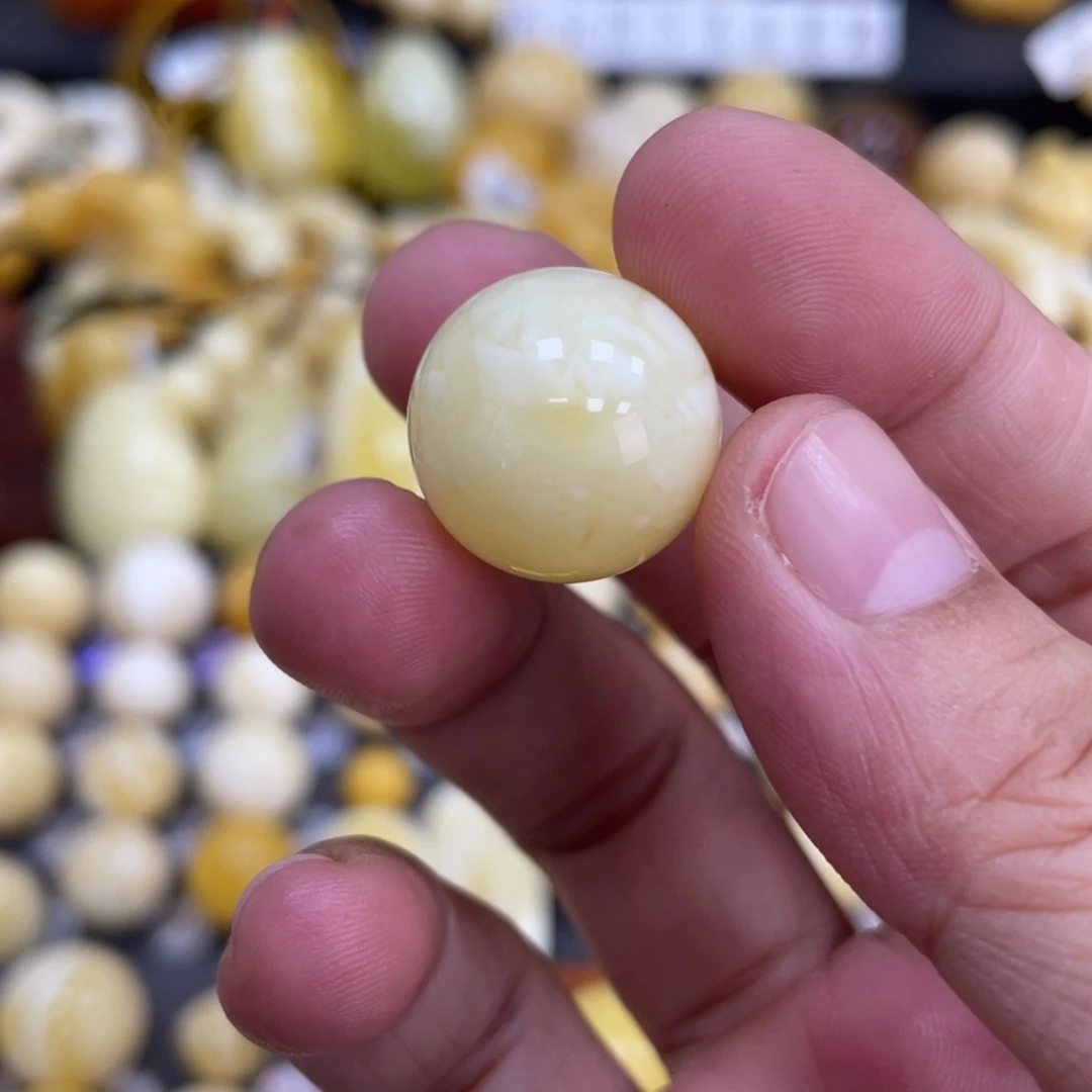 未镶嵌琥珀裸石17.7mm白花