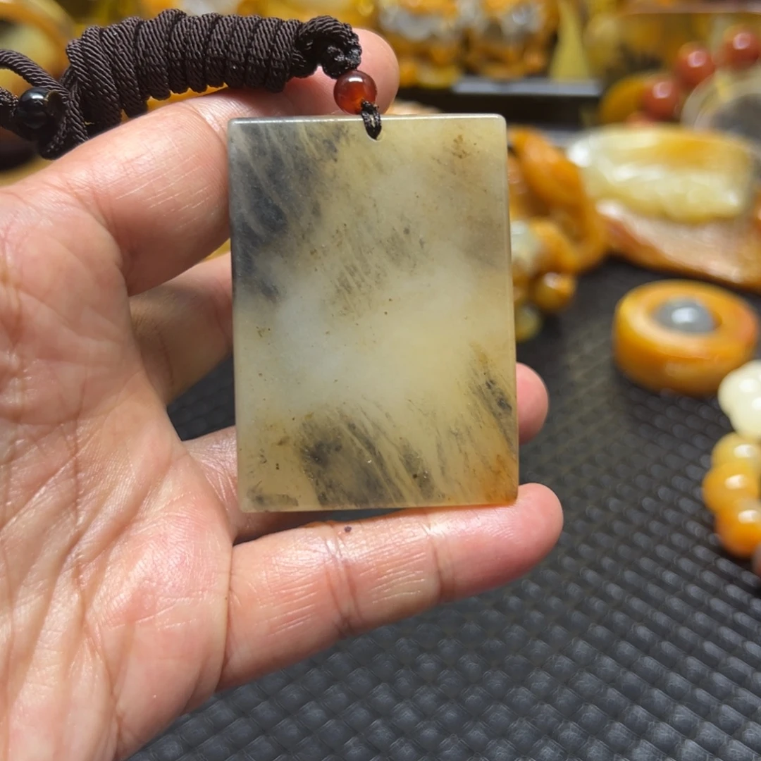 石英质玉未镶嵌颈饰