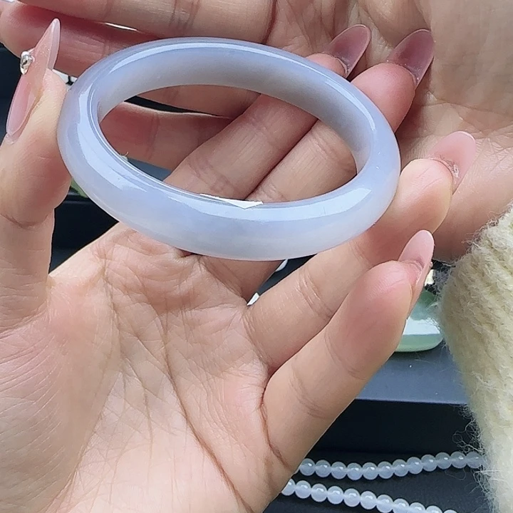 宋***哥和田玉未镶嵌手镯