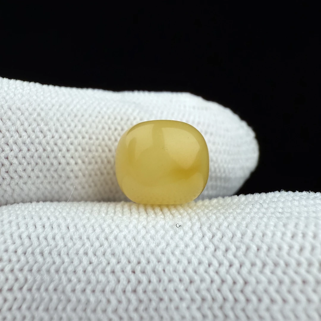 D1170天然原矿蜜蜡微瑕墩子10.5*8.7mm支持复检假一罚十