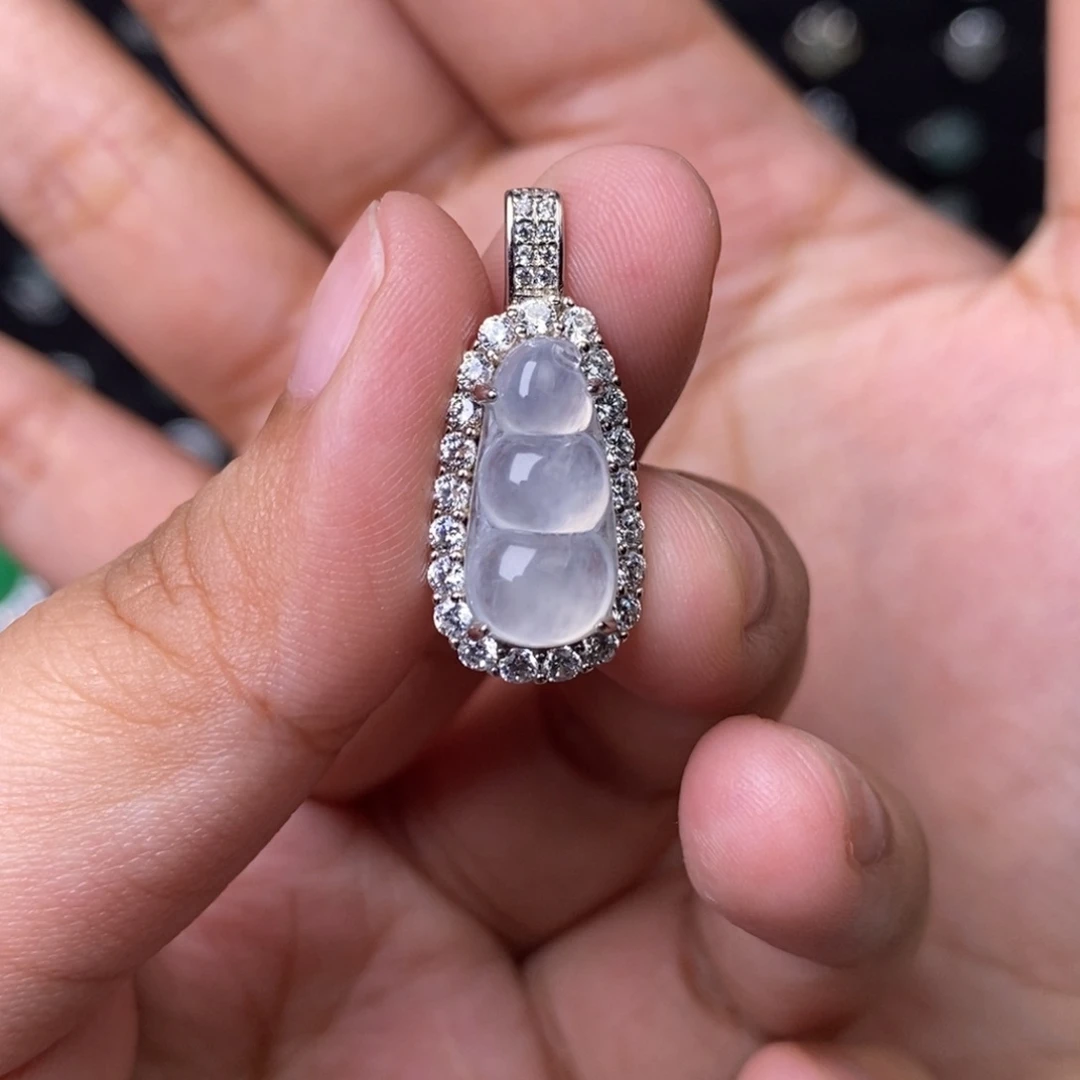 翡翠银S925镶嵌吊坠(赠链)