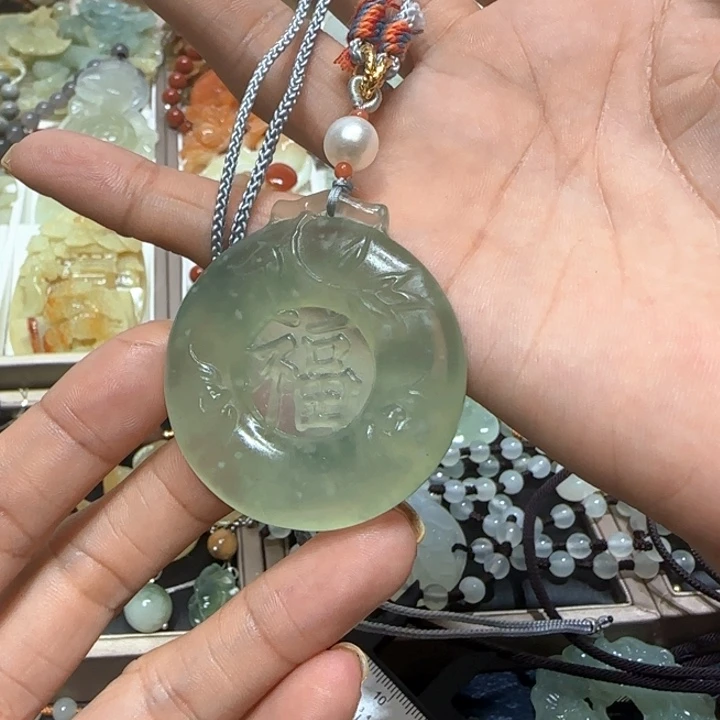 蛇纹石玉未镶嵌吊坠