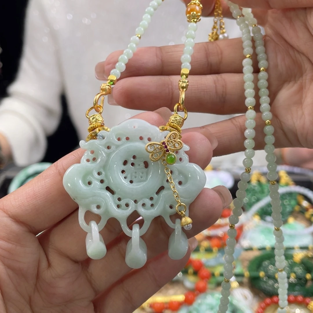 翡翠颈饰未镶嵌代编织