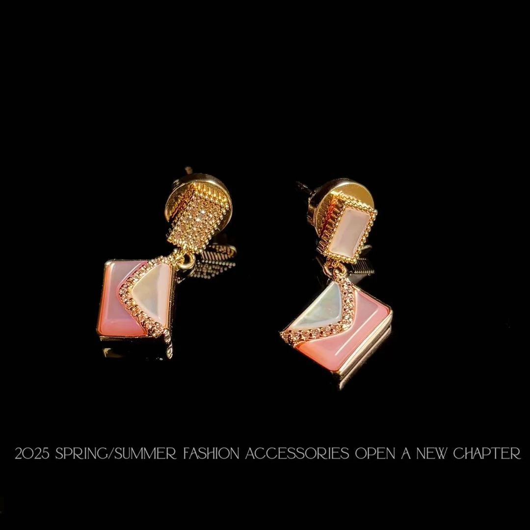 铜合金耳饰 镀k金 2025款C8665【玫瑰情书】铂堡俪 BOBAOLI 耳钉