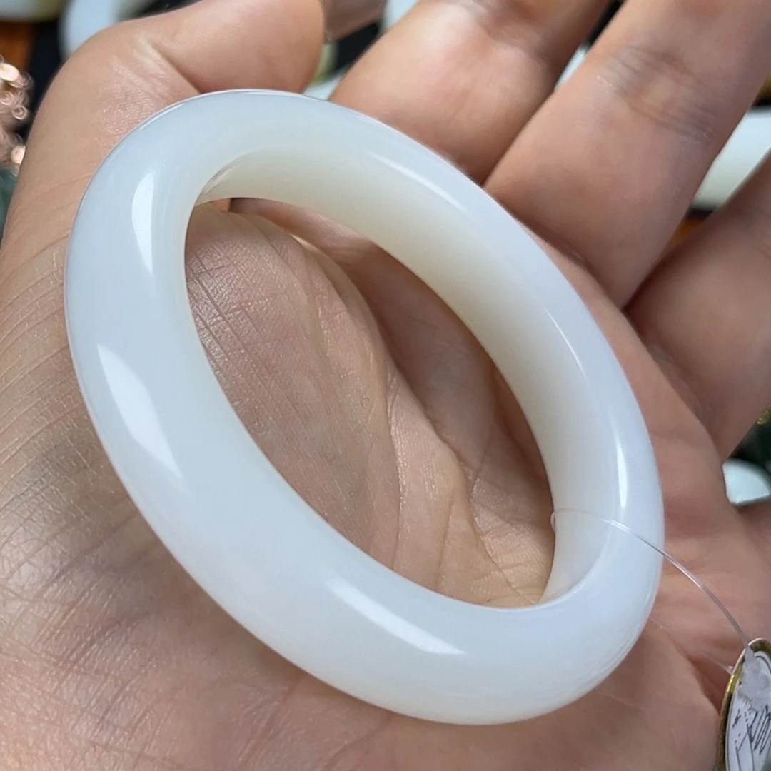 和田玉手镯未镶嵌葫*娃54.55有水线包容