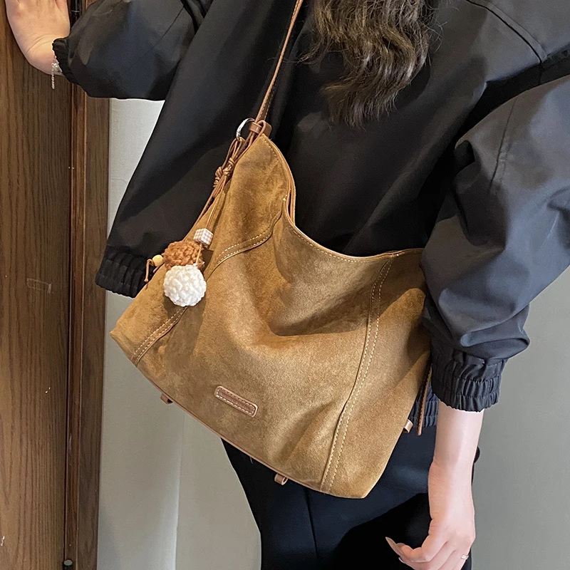 休闲大容量麂皮绒包包女2025新款复古通勤单肩斜挎包松弛感托特包