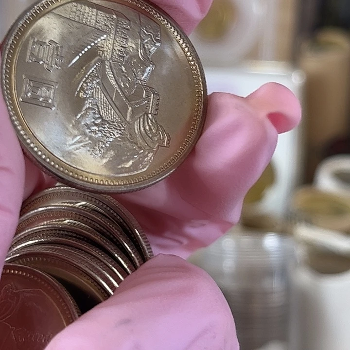 其他普通金属811长城币黄油光单枚。