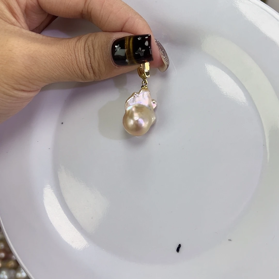 小***陆淡水珍珠钛钢手绳