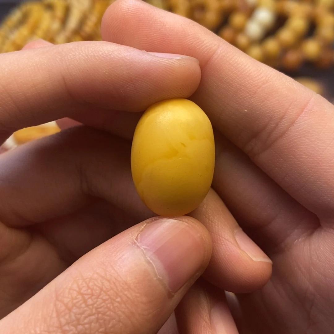 蜜蜡未镶嵌珠宝奇石