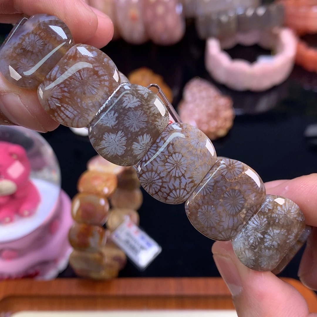 【闪购商品】颈饰未镶嵌硅化珊瑚（珊瑚玉）40号蝴蝶大花花