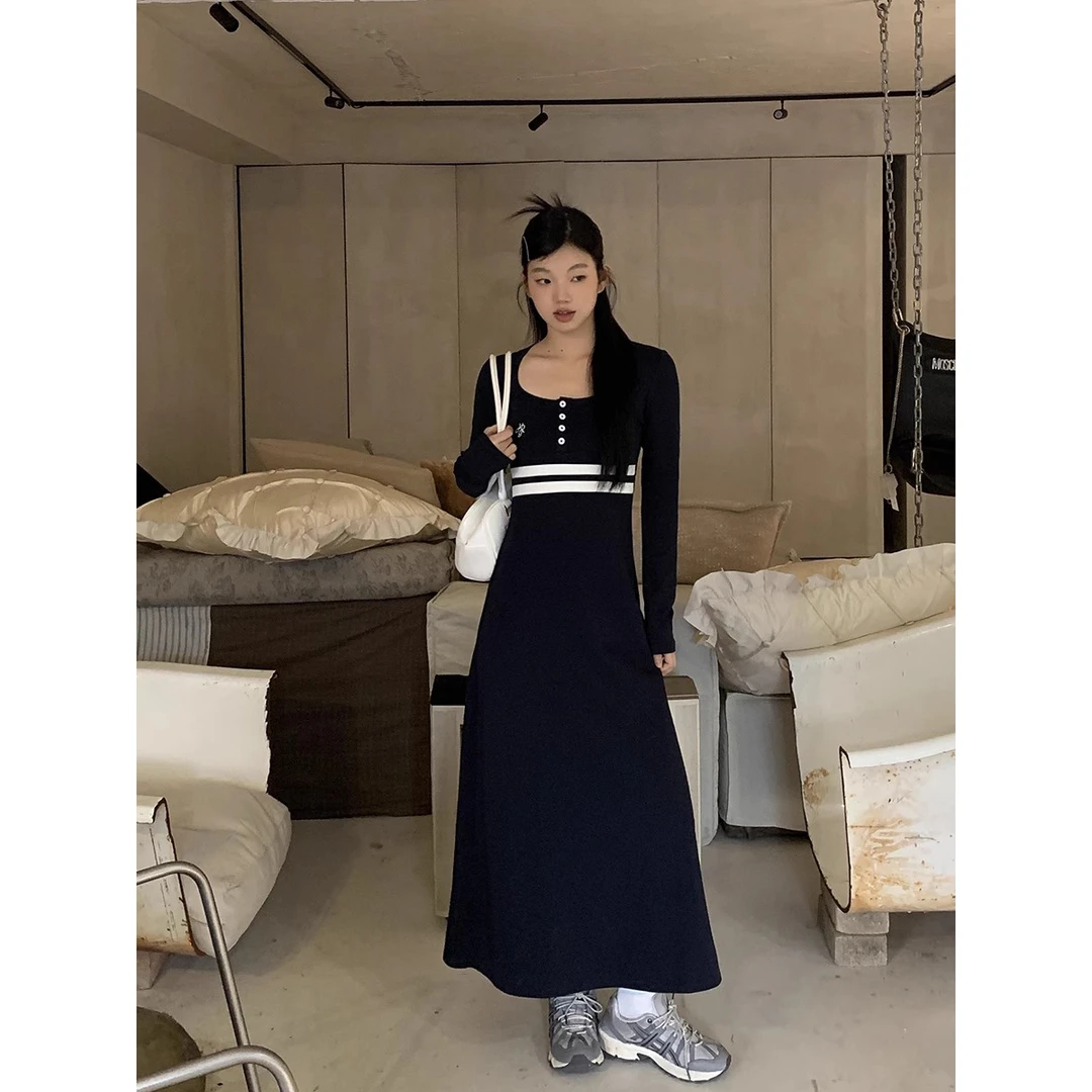 【粥粥清仓】法师赫本学院风收腰显瘦方领长款连衣裙241V0047