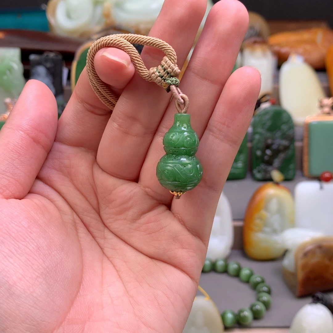 和田玉吊坠未镶嵌