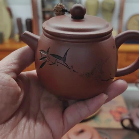 紫砂茶宠竹趣壶120cc双面刻绘 红青水泥手工制作