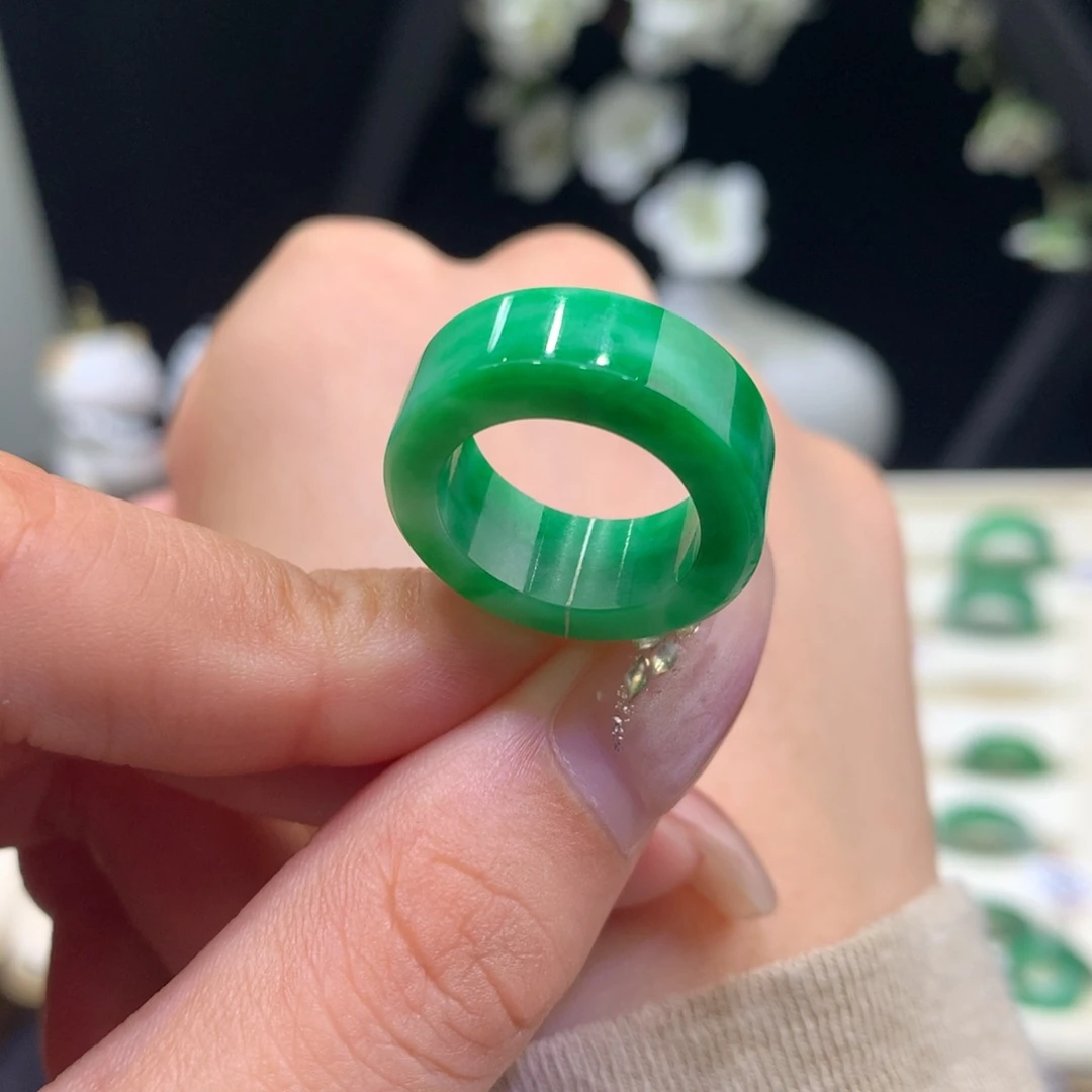 翡翠未镶嵌戒指翡翠