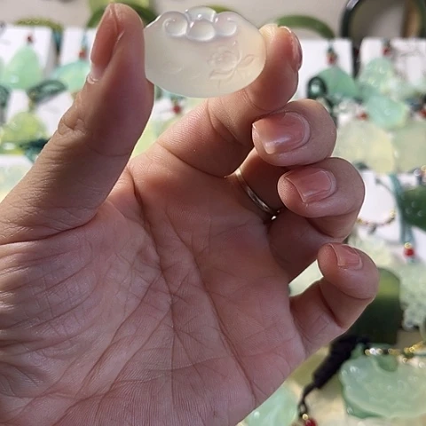 未镶嵌蛇纹石玉颈饰