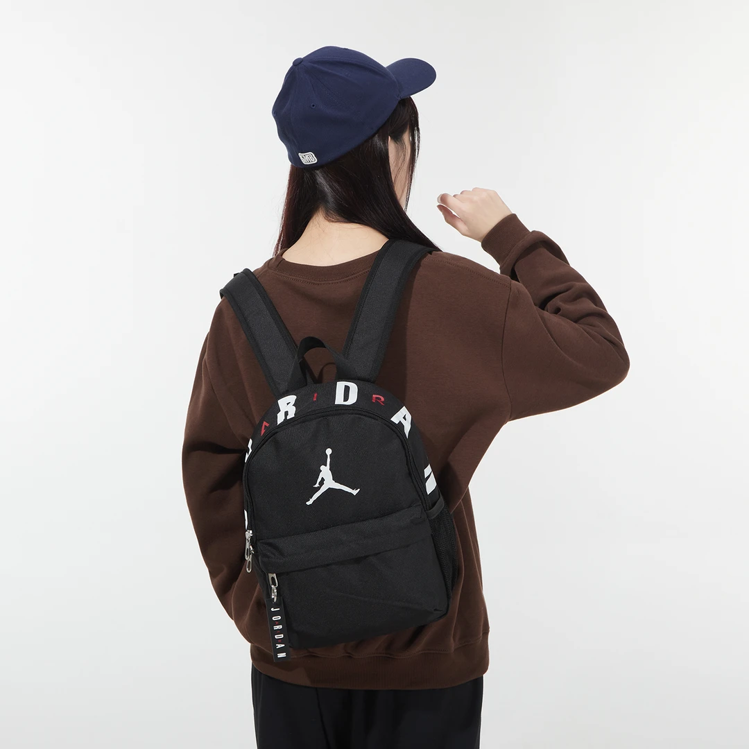 Nike耐克双肩包男包女包运动包学生书包休闲旅行背包JD2213008TD