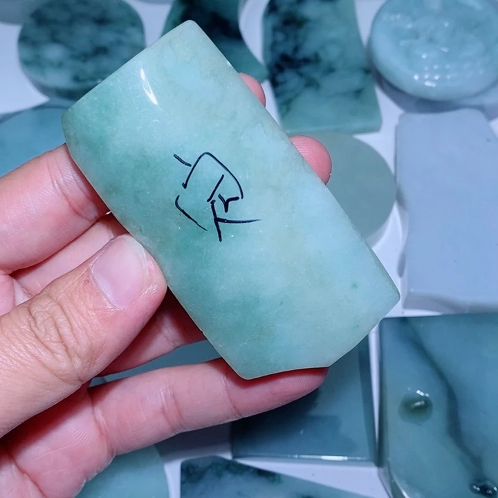 未镶嵌定制翡翠?***玲翡翠首饰