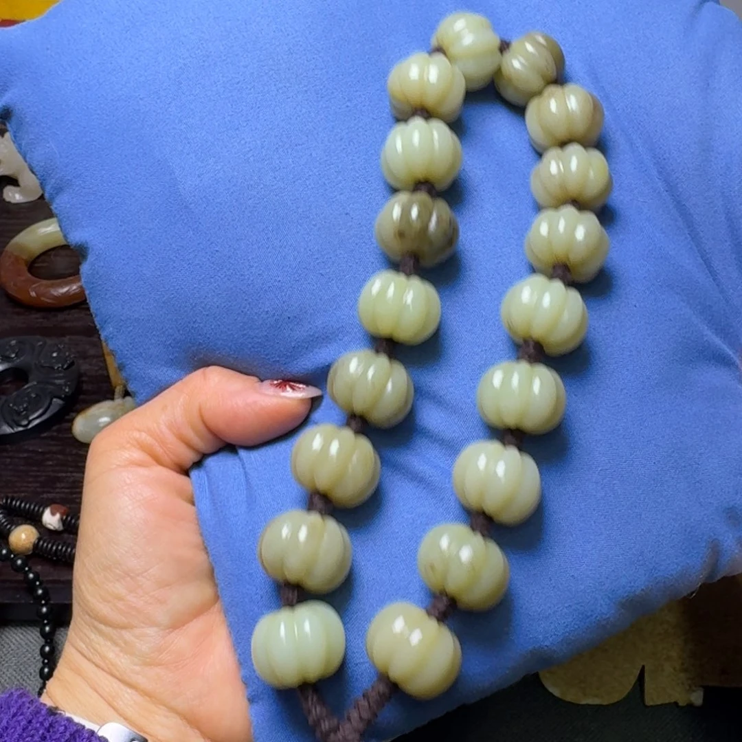 和田玉（糖玉）未镶嵌颈饰