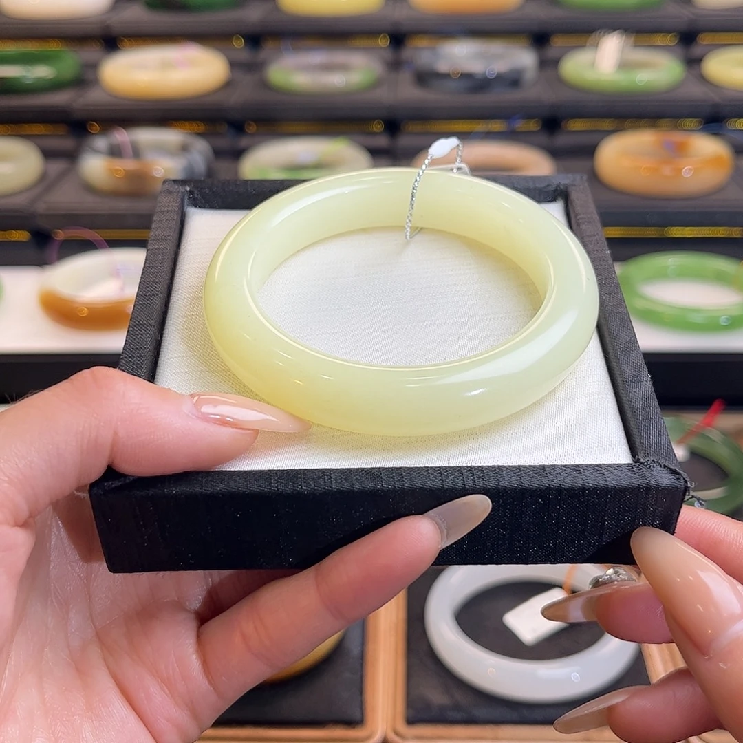 和田玉未镶嵌手镯57 58