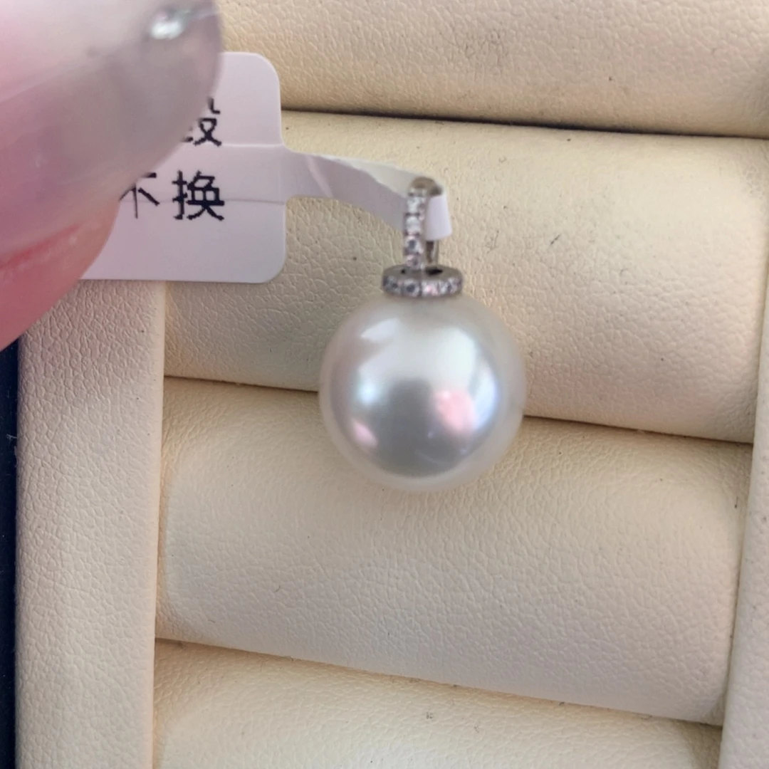颈饰18K金镶嵌海水珍珠