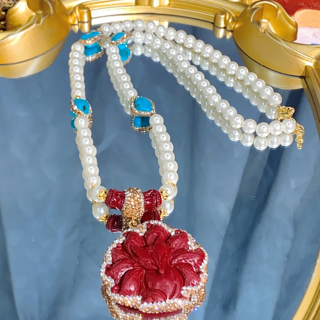 铜合金合成锆石项链 TTSD 红色沙沙精雕九尾狐白色贝珠手工6725