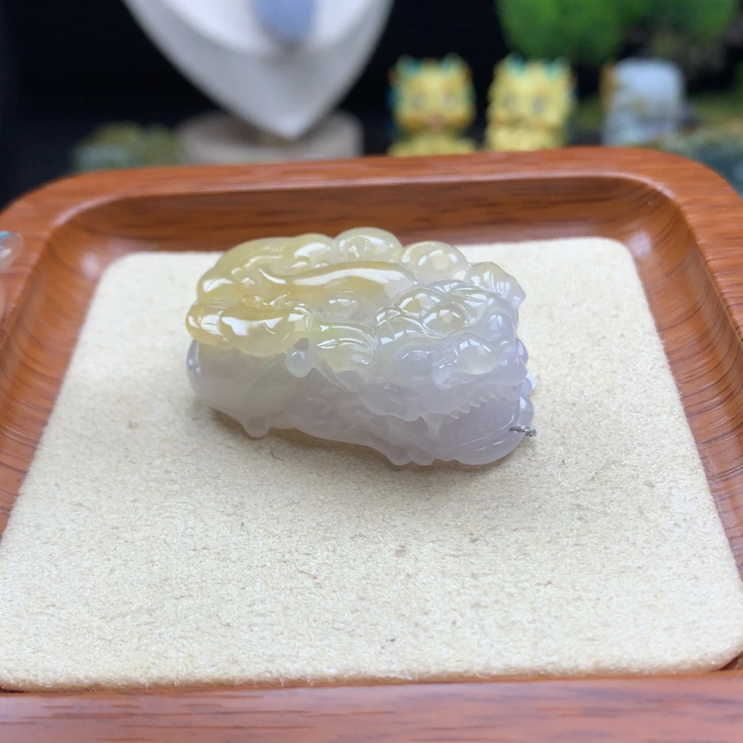 翡翠未镶嵌颈饰32