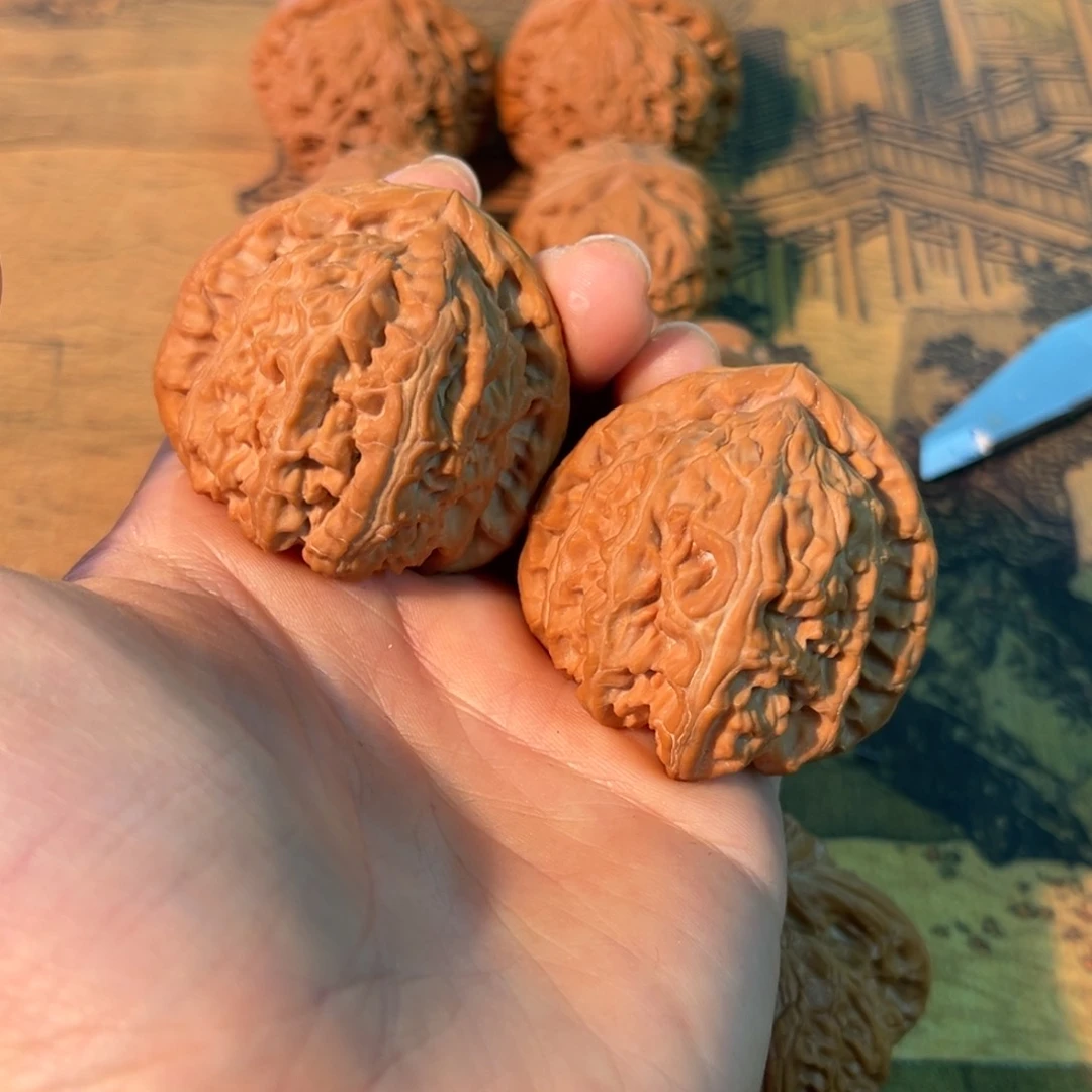 文玩核桃把件三角白42