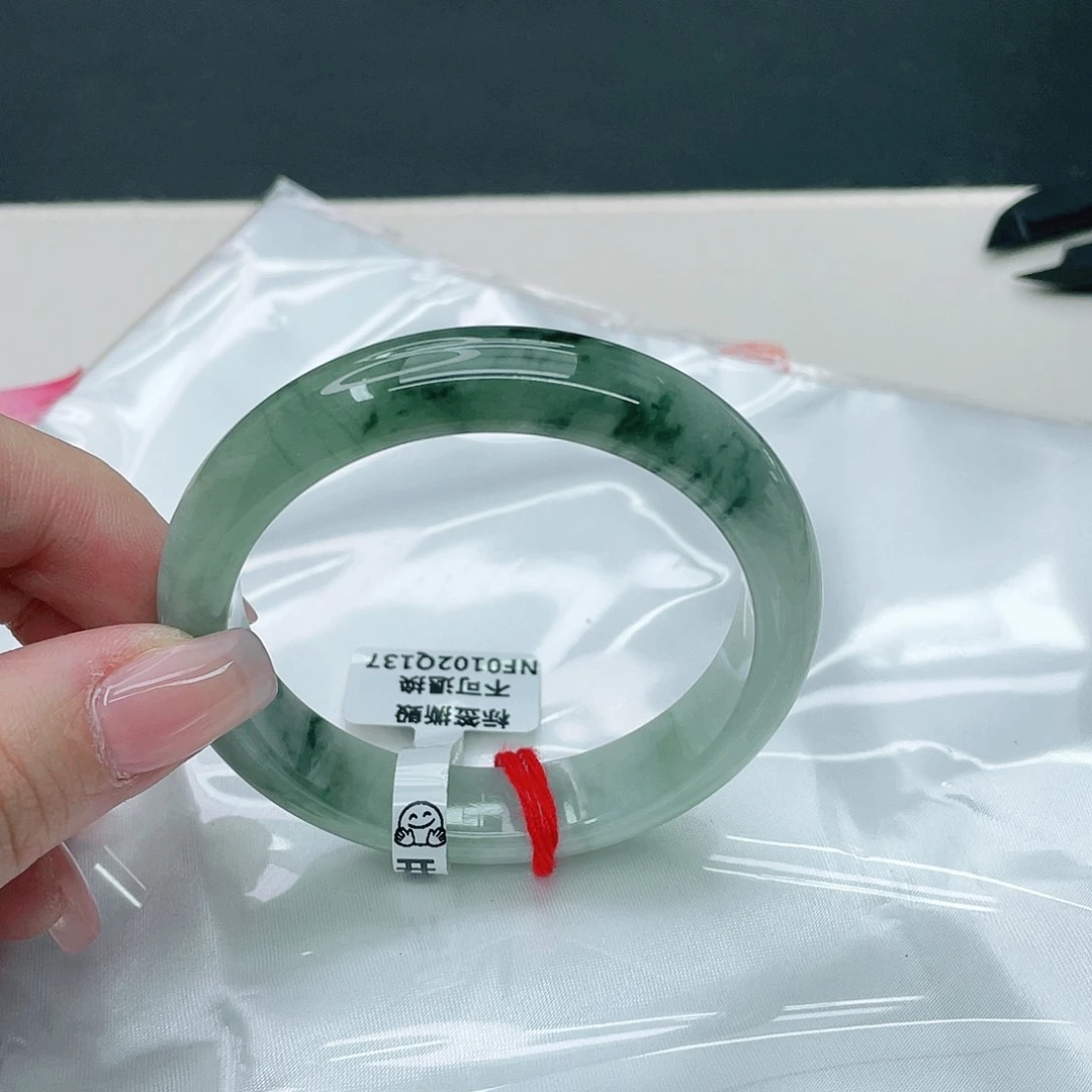 翡翠手镯未镶嵌正54