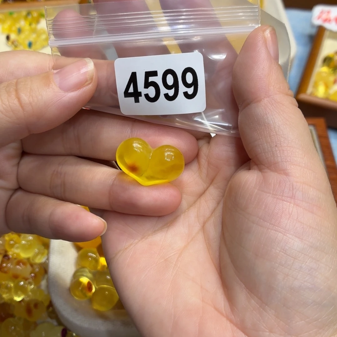 琥珀未镶嵌珠宝奇石