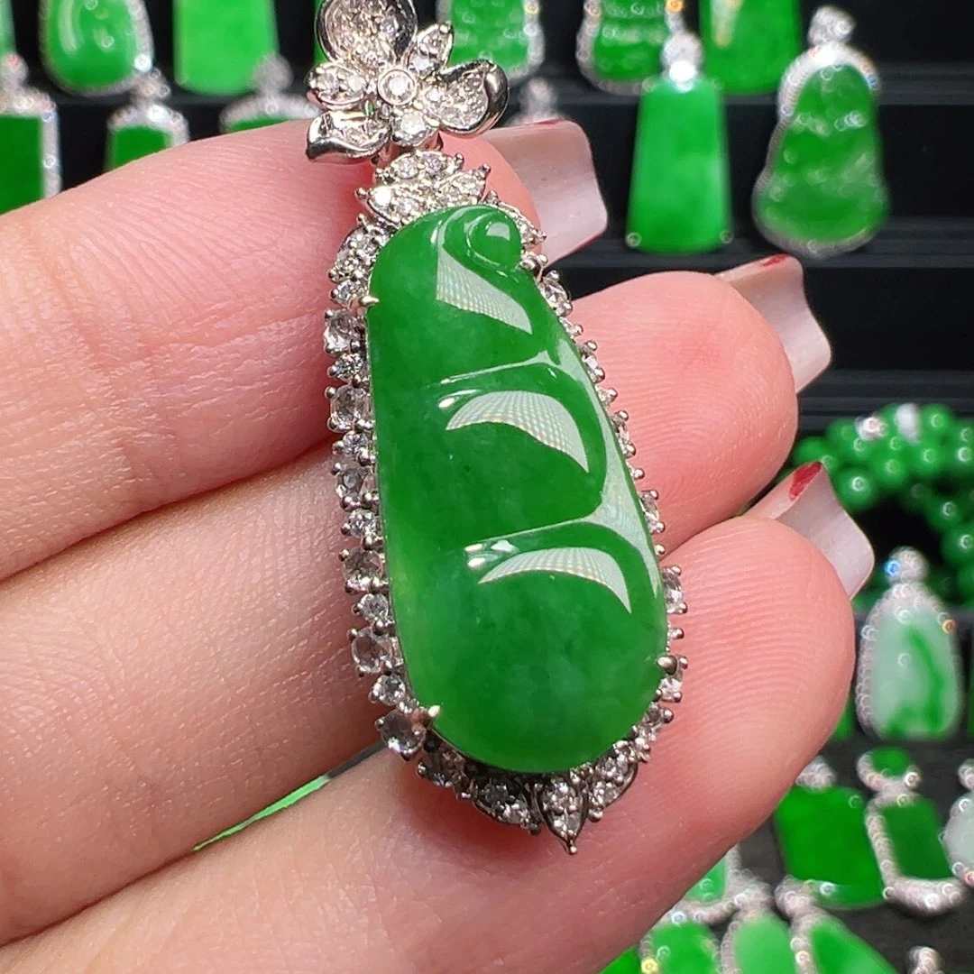 翡翠吊坠(不含链)18K金镶嵌