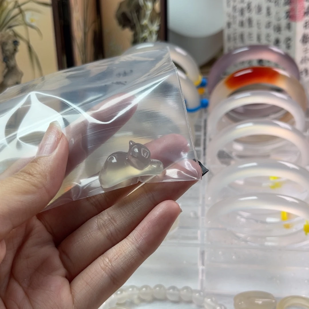 巍***城玛瑙/玉髓未镶嵌手镯