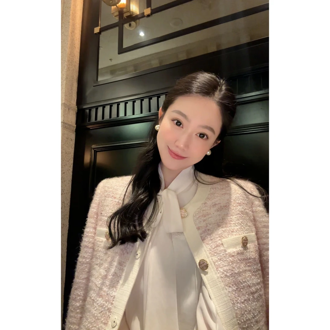 DALI PLUS甜美小香风高质感重工钻扣肌理感粗花呢外套-D4ST0299